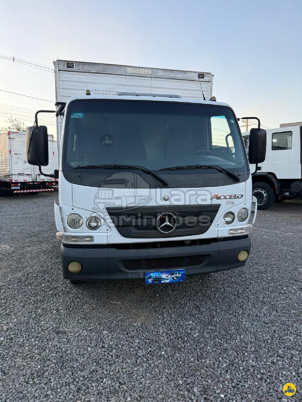 CAMINHAO MERCEDES-BENZ MB 815 Baú Térmico 3/4 4x2 Lara Caminhões CURITIBA PARANÁ PR